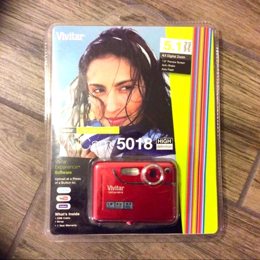 NEW Vivitar Red Vivicam 5018 camera